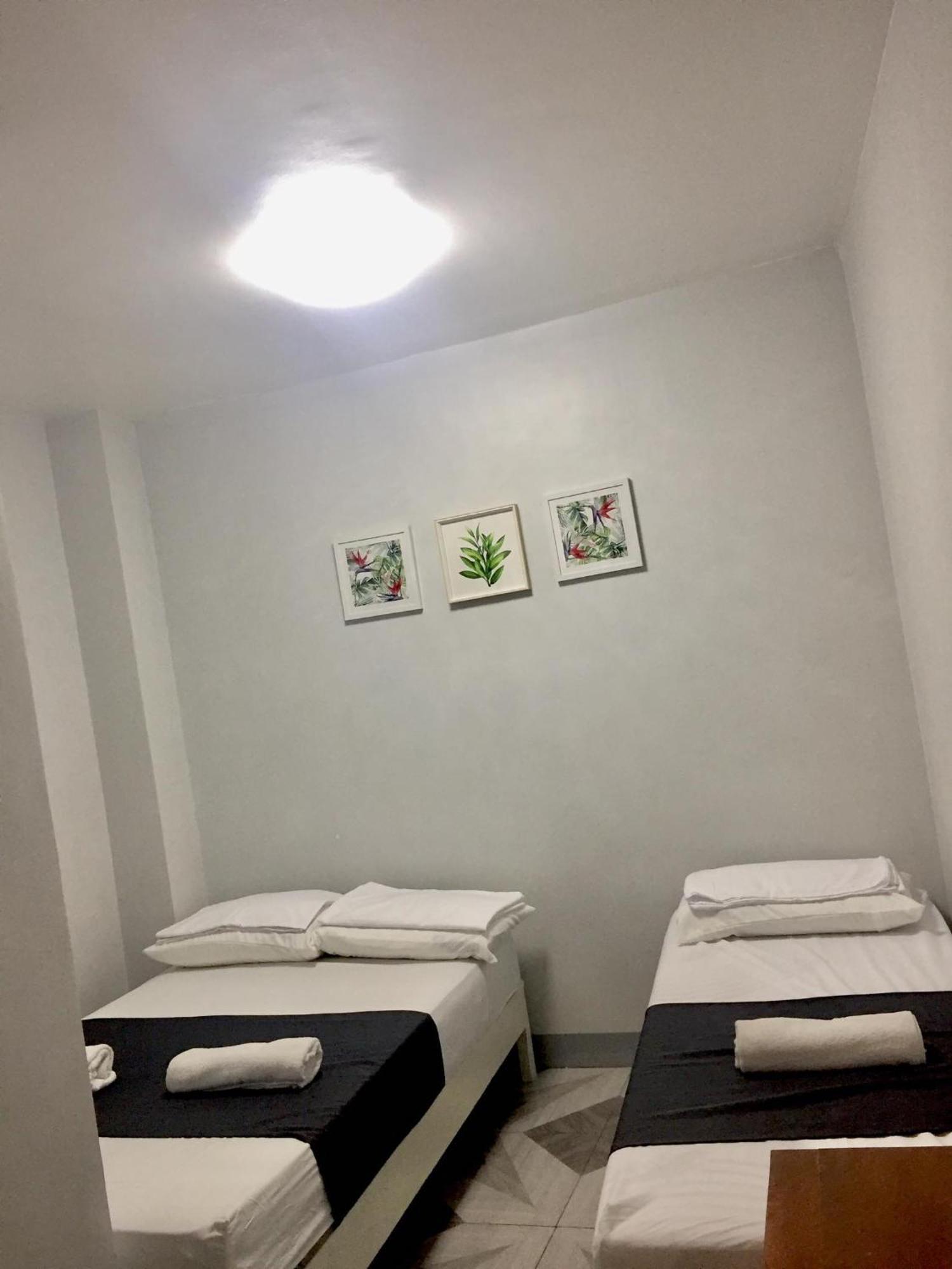 Ziet Hotel Mambajao Zimmer foto